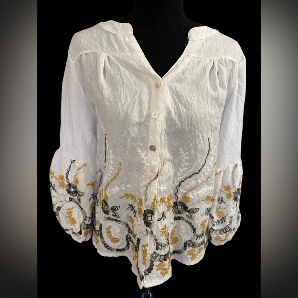 Ana and Rise Embroidery Detail Shirt. White. Medium. Feminine, floral, fairycore